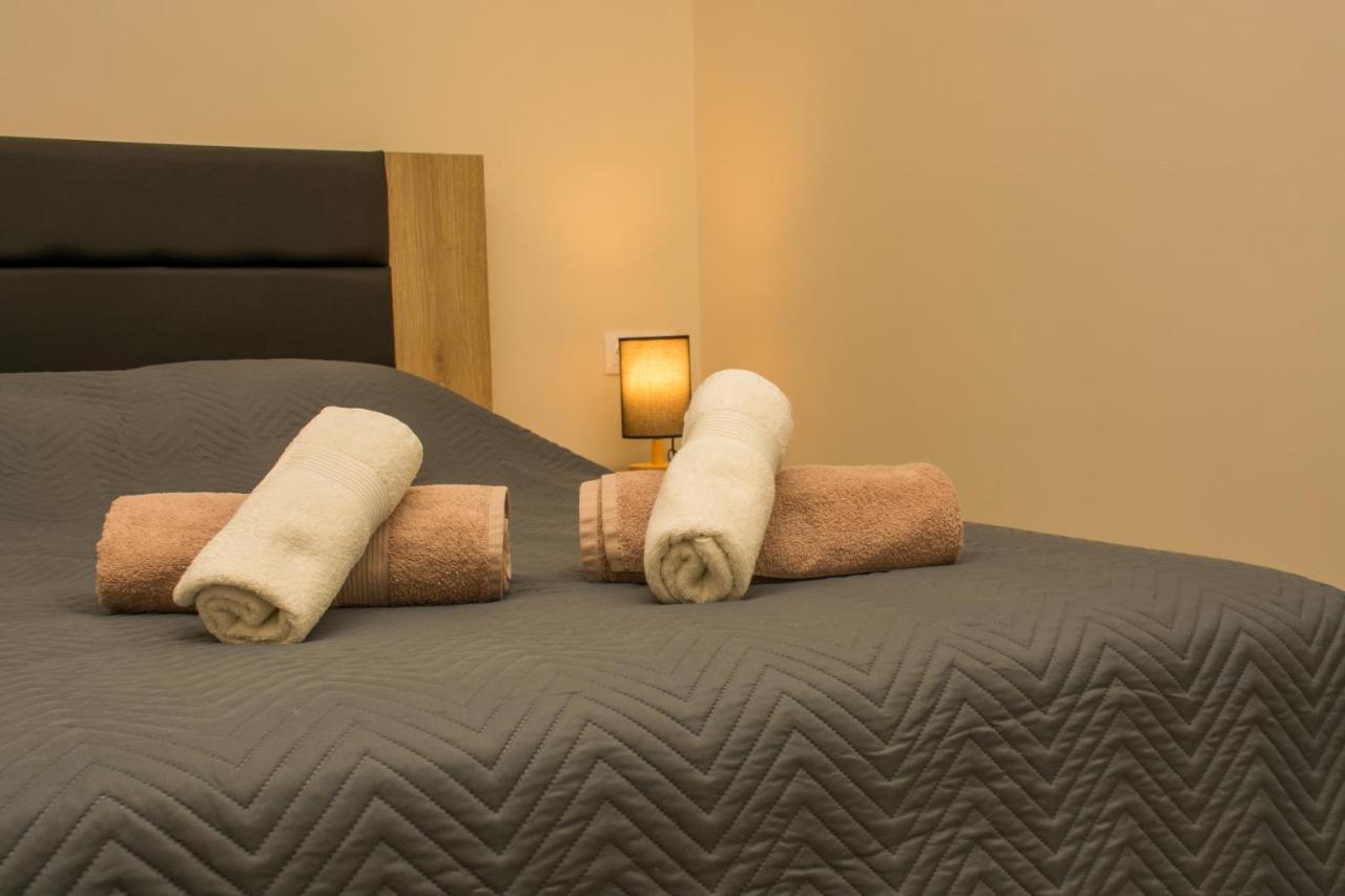 Central Luxury Studio 2 Corinth ภายนอก รูปภาพ