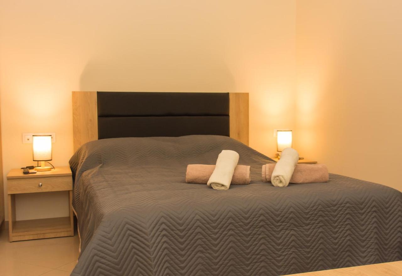Central Luxury Studio 2 Corinth ภายนอก รูปภาพ
