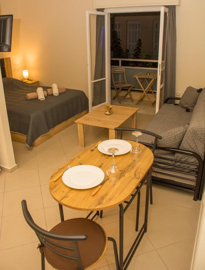 Central Luxury Studio 2 Corinth ภายนอก รูปภาพ
