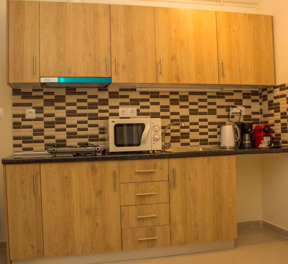 Central Luxury Studio 2 Corinth ภายนอก รูปภาพ